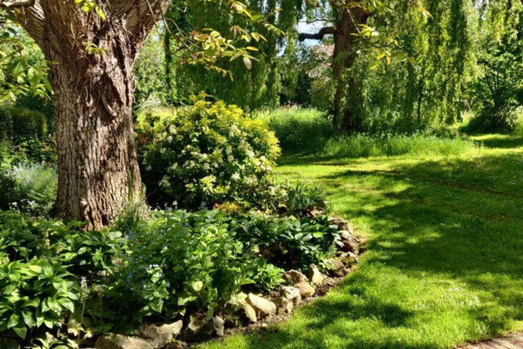 Cosy Listed Barn In Peaceful Country Village Granborough Exteriör bild