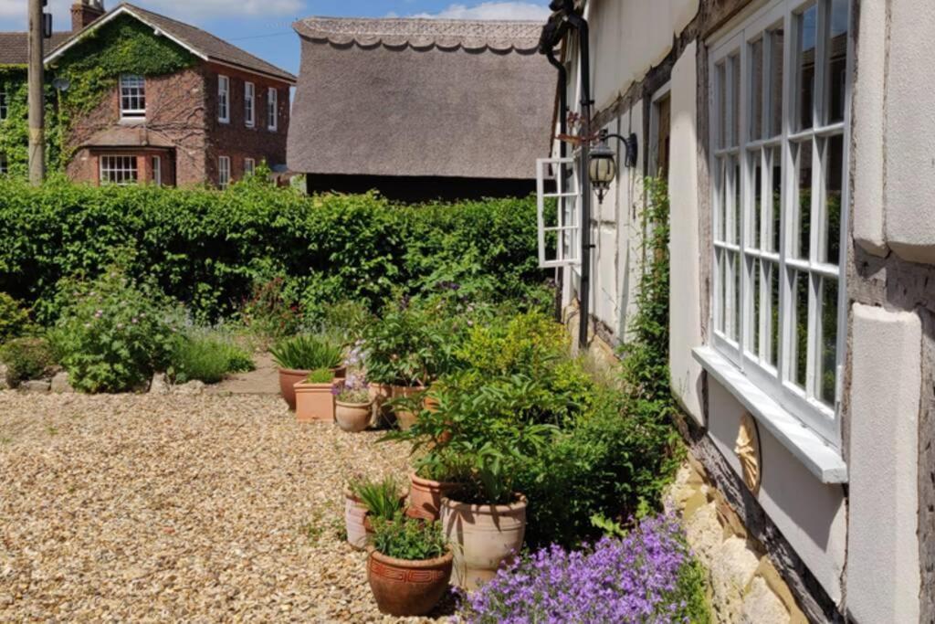 Cosy Listed Barn In Peaceful Country Village Granborough Exteriör bild